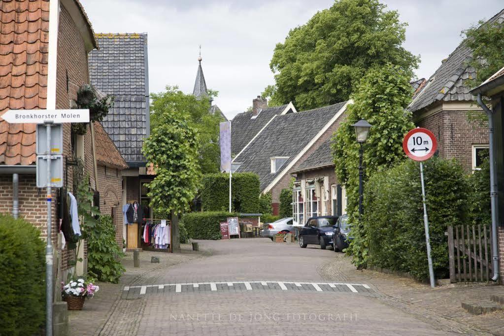 Herberg De Gouden Leeuw Hotel Bronkhorst Exterior foto